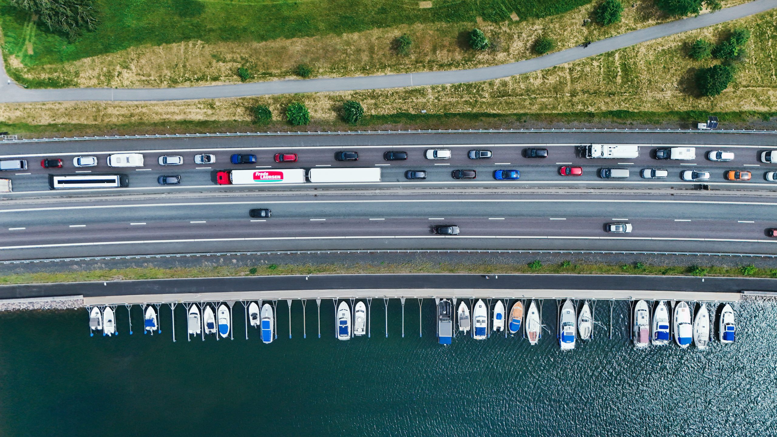 126 ezer autó indult a Balaton felé egy hétvégén